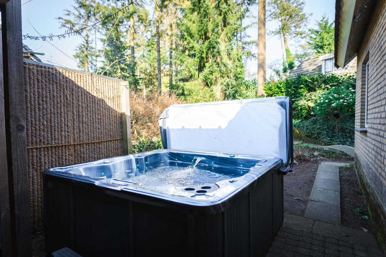 Luxe Vakantiehuis In Het Bos Met Jacuzzi En Sauna Lunteren Exterior foto